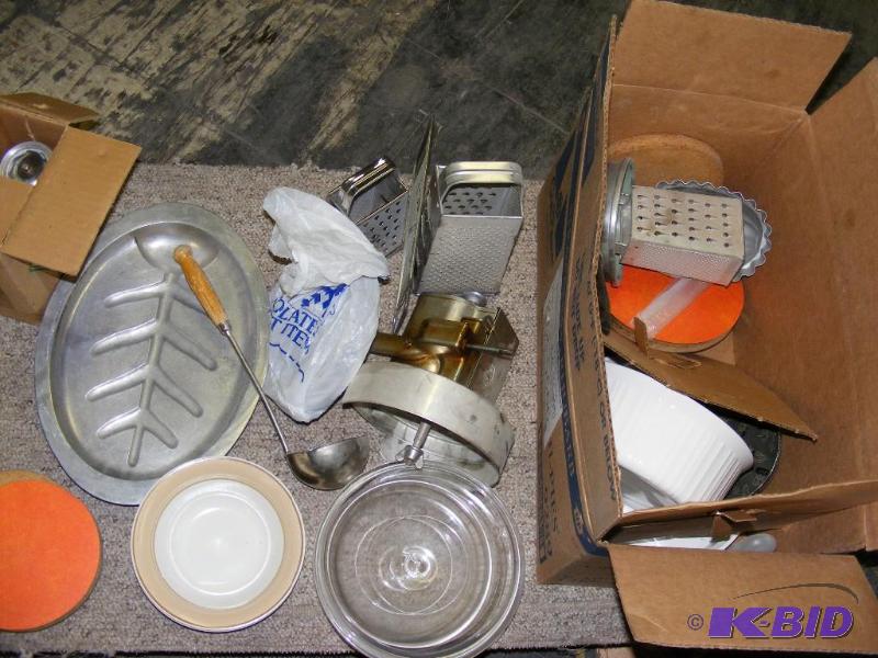 lot 71 image: Box of Kitchen Items...