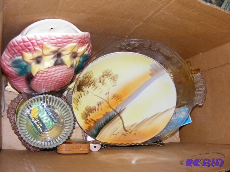 lot 80 image: Variety box of Household Decorative...