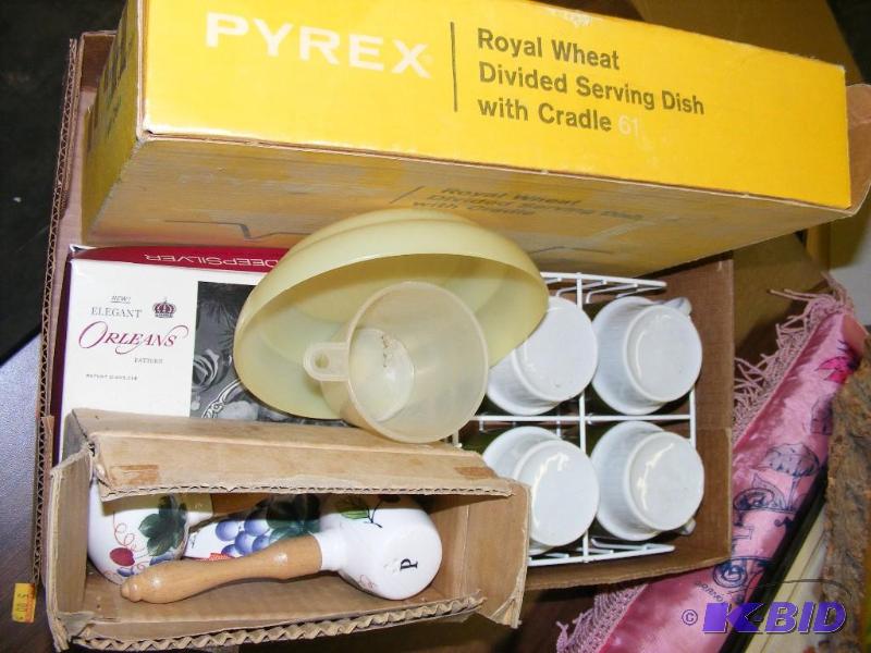 lot 86 image: Lot of Kitchen items, Royal Wheat S...