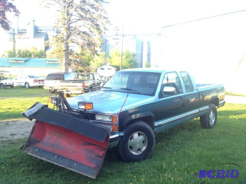 1991 Chevrolet K1500 Silverado Extended Cab 4X4 Plow Truck