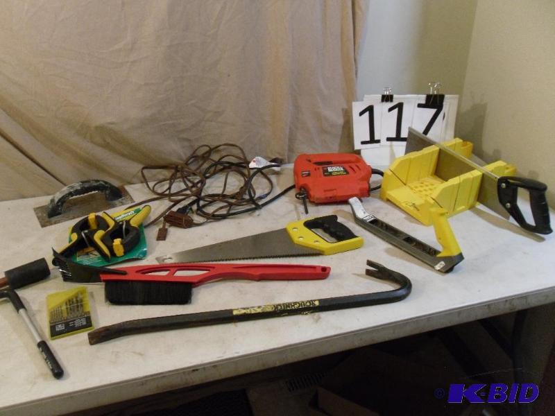 lot 117 image: Saws, Miter Box, Black and Decker J...