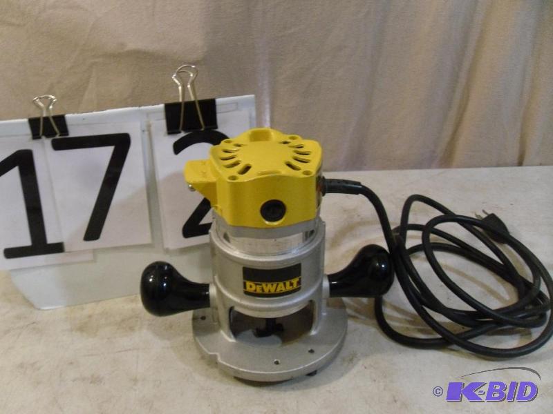 lot 172 image: DeWalt&nbspRouter. Model DW610. Te...