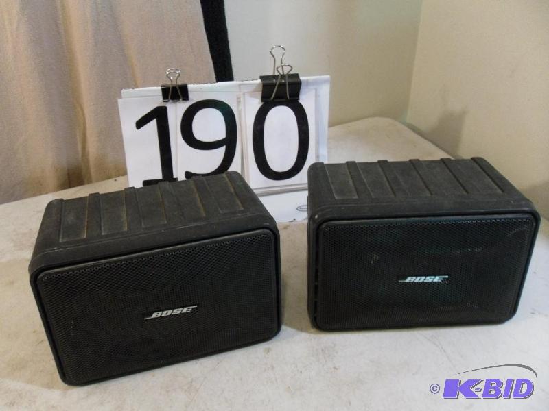 lot 190 image: 2 Bose Model 101 Music Monitor Spea...