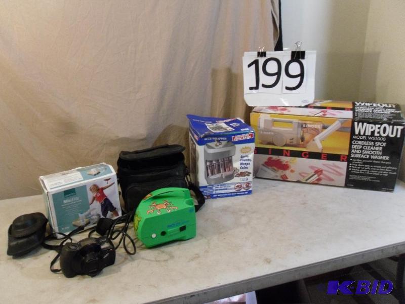 lot 199 image: Singer Wipeout Cordless Spot Deep C...
