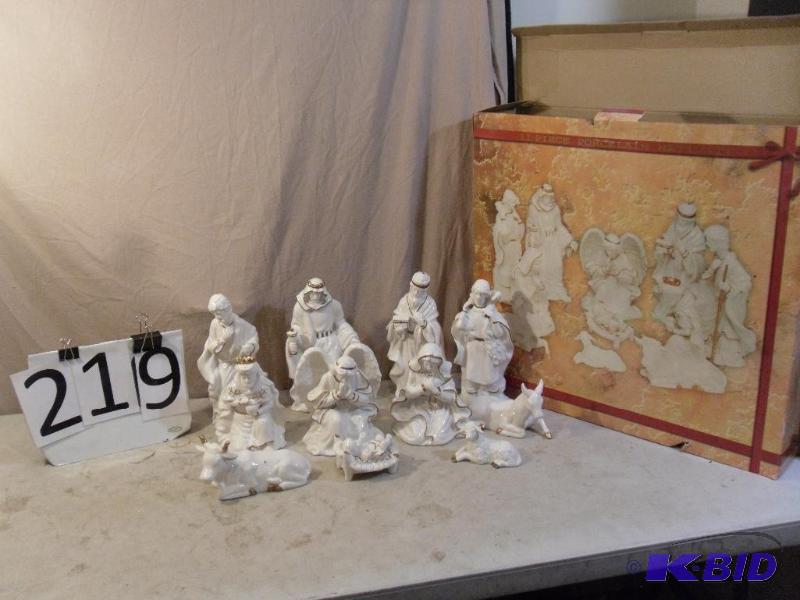 lot 219 image: 11 Pc Large Porcelain Nativity Scen...