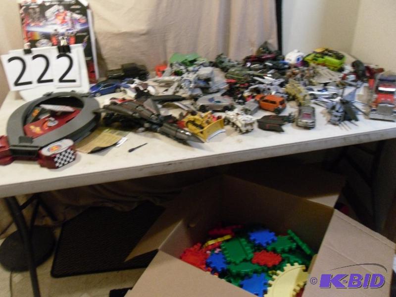 lot 222 image: Large Lot of Assorted Toys. Tracks,...