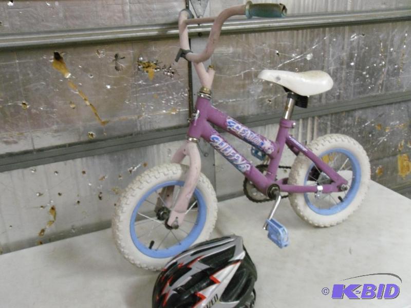 lot 248 image: Kids 12.5" Girls Huffy Bike wi...