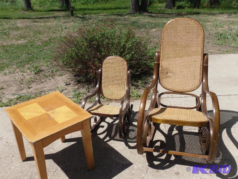 lot 250 image: 2 rocking chairs and wood end table...
