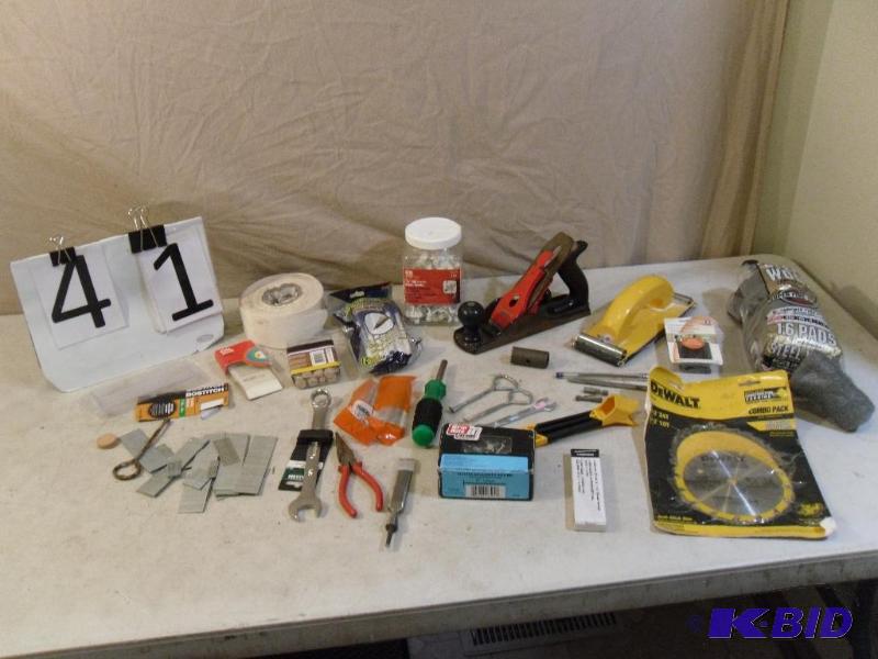 lot 41 image: Sears Block Plane, Drywall Sander, ...