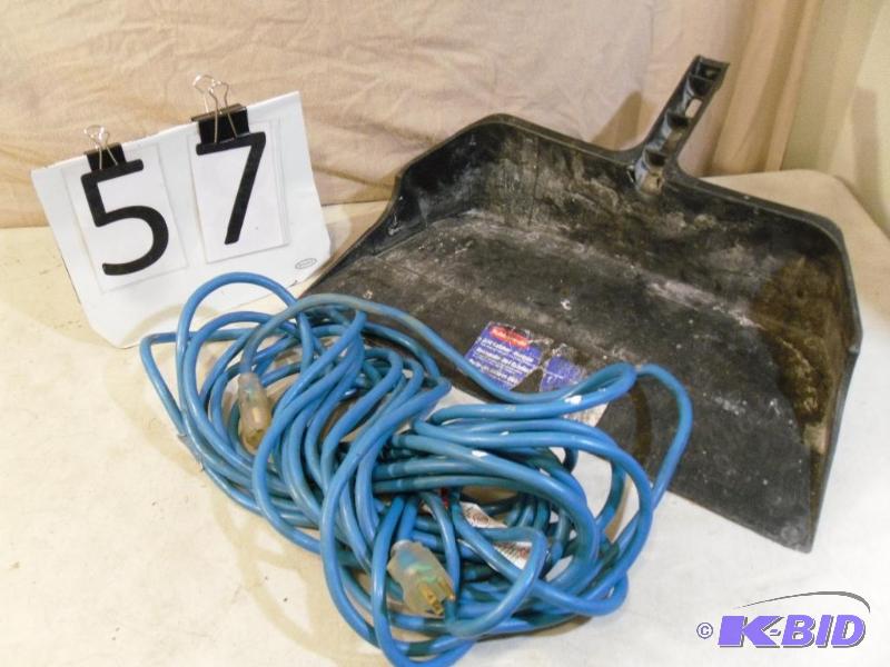 lot 57 image: Large Dust Pan and Heavy Gauge Exte...