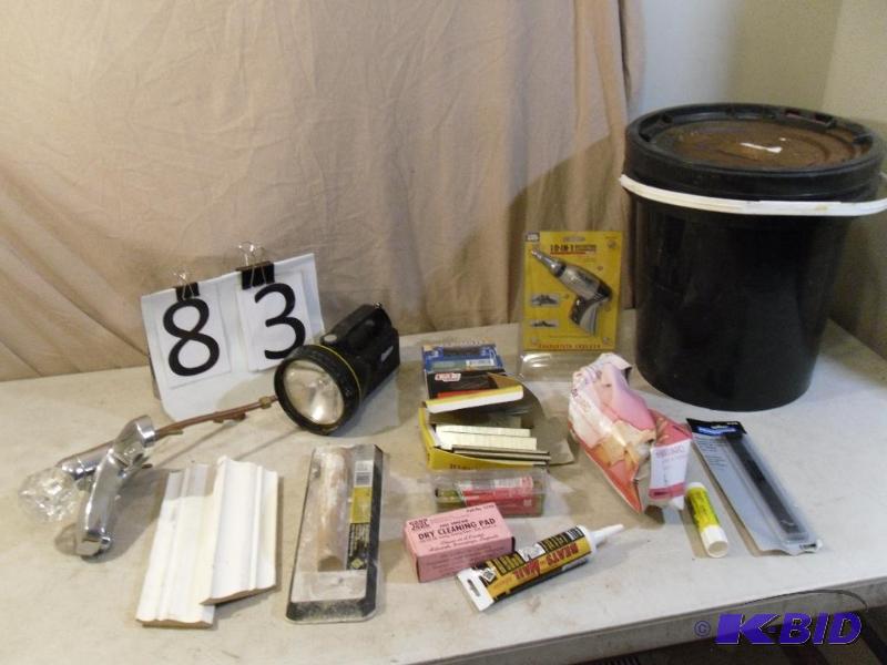 lot 83 image: Bucket with Lid, Screwdriver, Float...