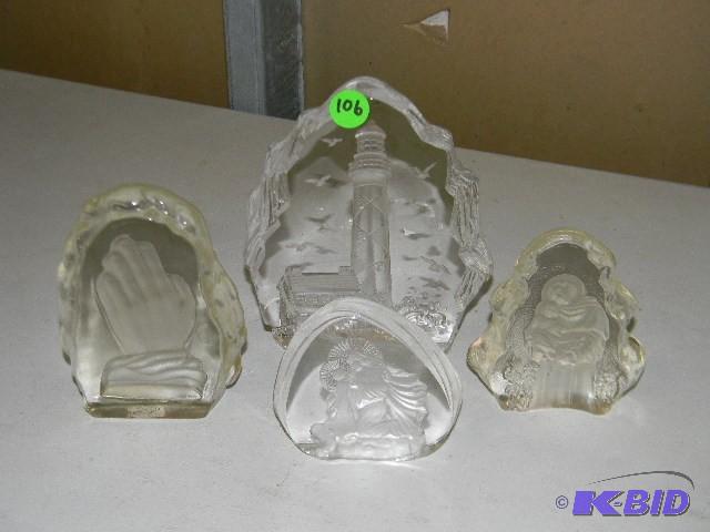 Lot of 4 - glass decor...