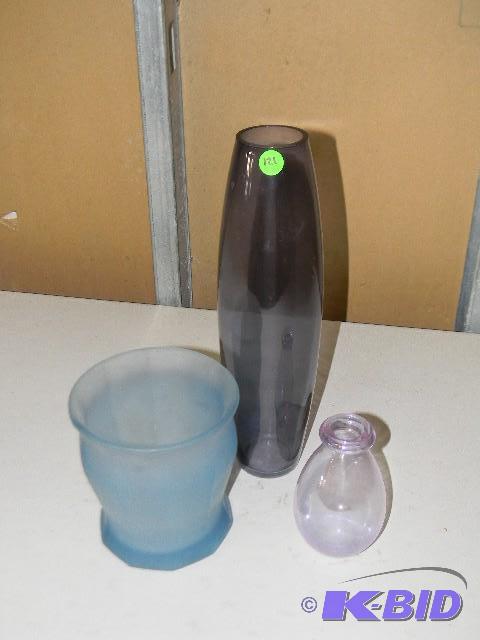 Lot of 3 blue glass vases...