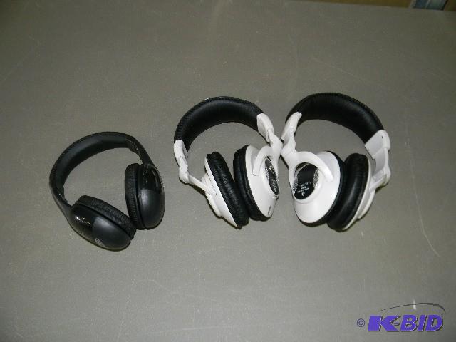 Lot of 3 - wireless headphones (one...