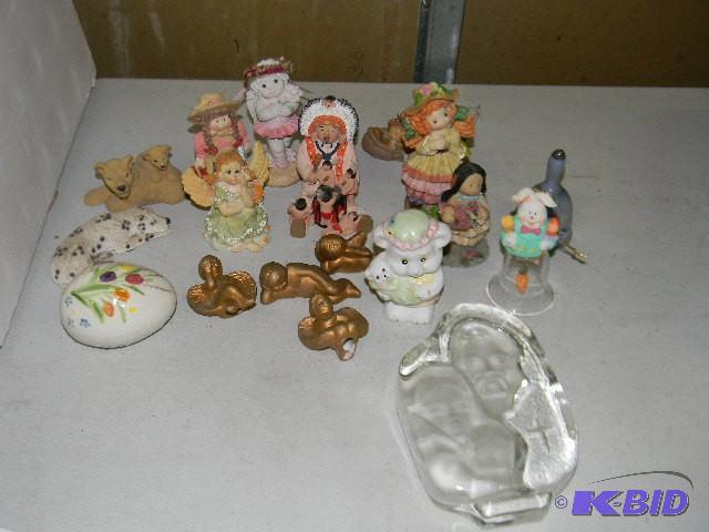 Lot of knick-knacks...