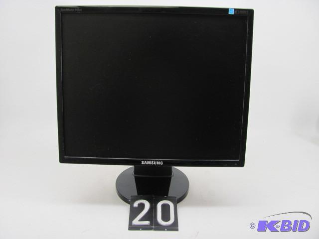 lot 20 image: Samsung 943BX 19" LCD monitor....