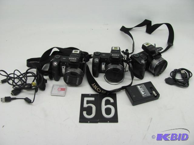 lot 56 image: Lot of 3 sony DSC-H7 digital camera...