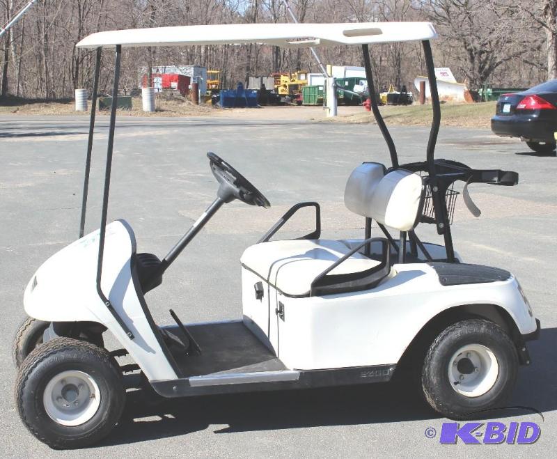 lot 3 image: 1999&nbspEZ-Go  Golf Cart Mo...