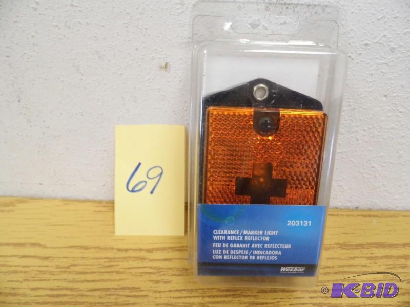 Wesbar ClearanceMarker Light w Reflector