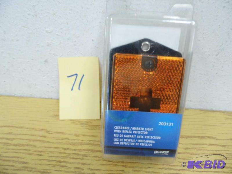 Wesbar ClearanceMarker Light w Reflector