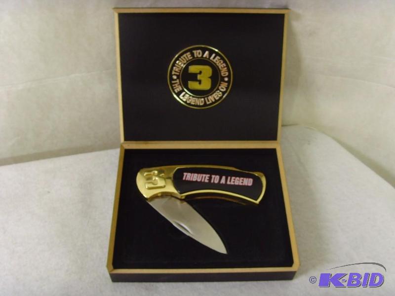 lot 20 image: Dale Earnhardt Knife