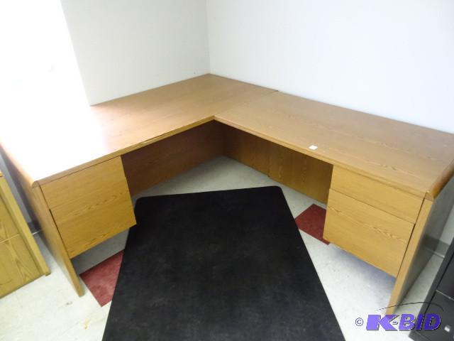 Laminate L shaped desk. 2 piece. 4 ...