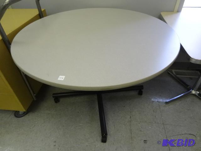 48&quot round table on wheels...