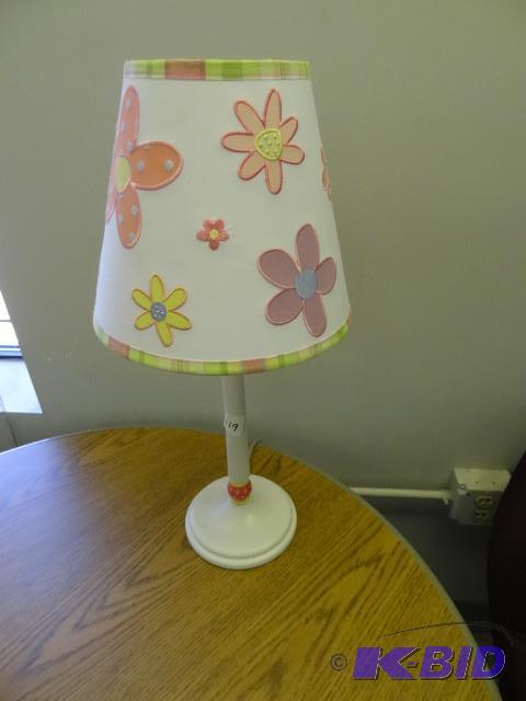 Flower shade table lamp...