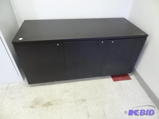 Laminate storage cabinet. 3 door. 6...