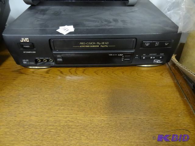 JVC VHS player. HR-VP646U...