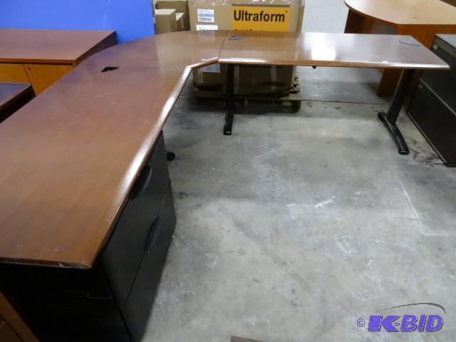 L shaped office desk. 3 piece. 2 la...
