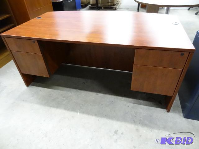 71 x 41 x 29 office desk. 4 drawer...