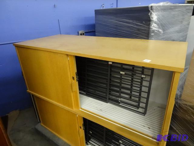 Wall hanging cabinet. 1 sliding doo...