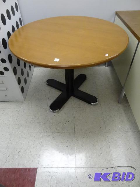 40&quot metal framed round table...