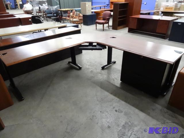 L sahped office desk. 2 lateral fil...