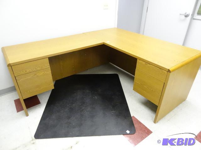 L shaped desk. 4 drawer. 2 piece. 6...