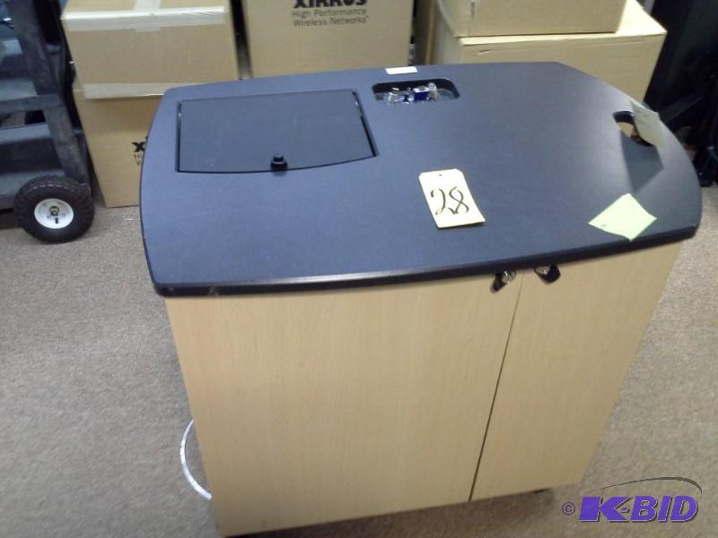 lot 28 image: Smart Expressions 103 Cart.