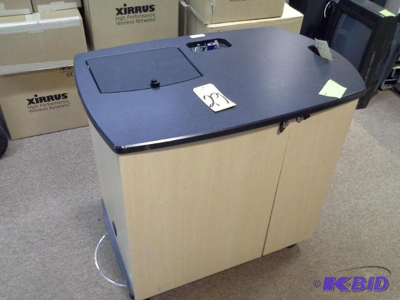 lot 29 image: Smart Expressions 103 Cart.