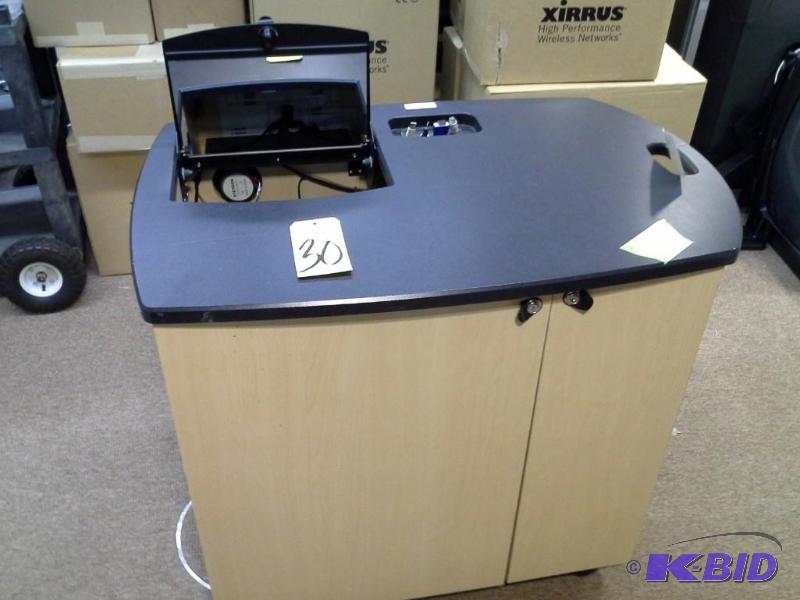 lot 30 image: Smart Expressions 103 Cart.
