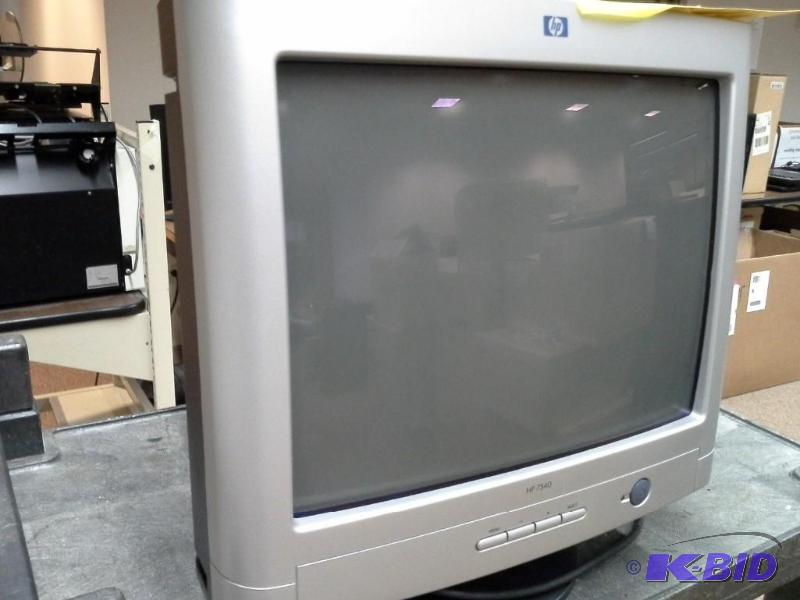 lot 32 image: 5 Monitors, Various Brands.