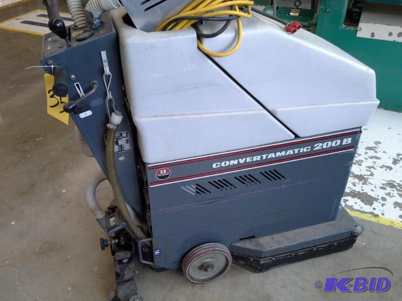 lot 35 image: Advance Convertamatic 200B Floor Scrubber,
