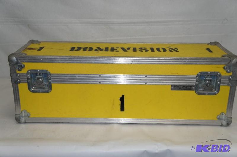lot 37 image: Metrodome Sports Camera tripod With Case.