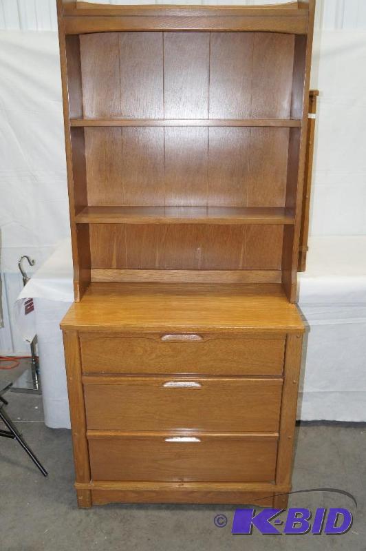 lot 81 image: Three Drawer Dresser with Bookcase