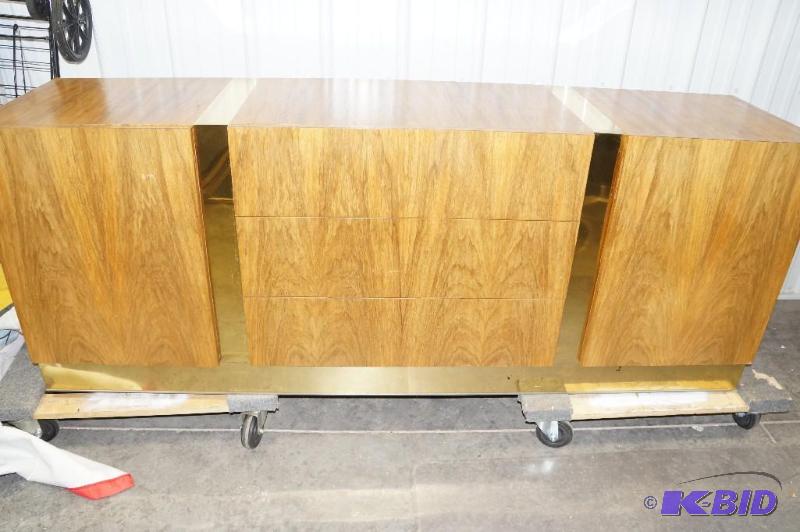 lot 83 image: Ethan Allen Credenza