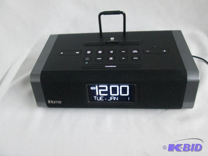 lot 16 image: iHome Dual Charging FM Clock Radio
