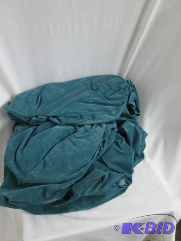 lot 40 image: Intex Plush Pull-Out Inflatable Chair