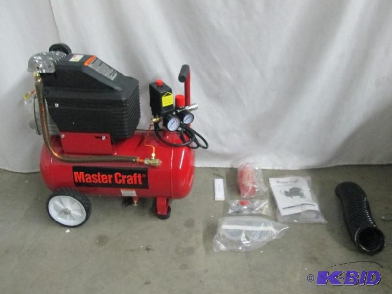 lot 5 image: Master Craft 6 Gallon Air Compressor