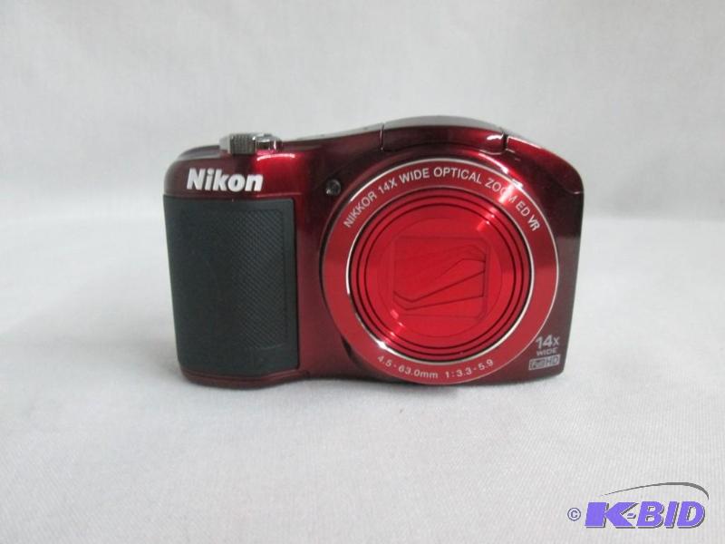 lot 7 image: Nikon Coolpix 16MP14x Zoom Digital Camera Red
