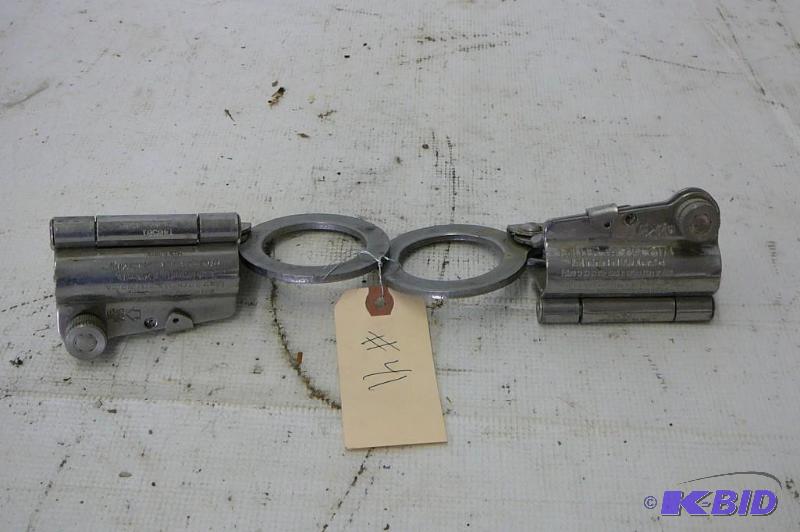 lot 41 image: Pair of Miller model # 8174 rope gr...