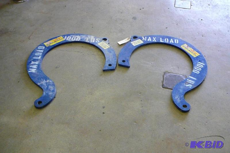 lot 48 image: Bear hooks 1000lb load limet Sold &...